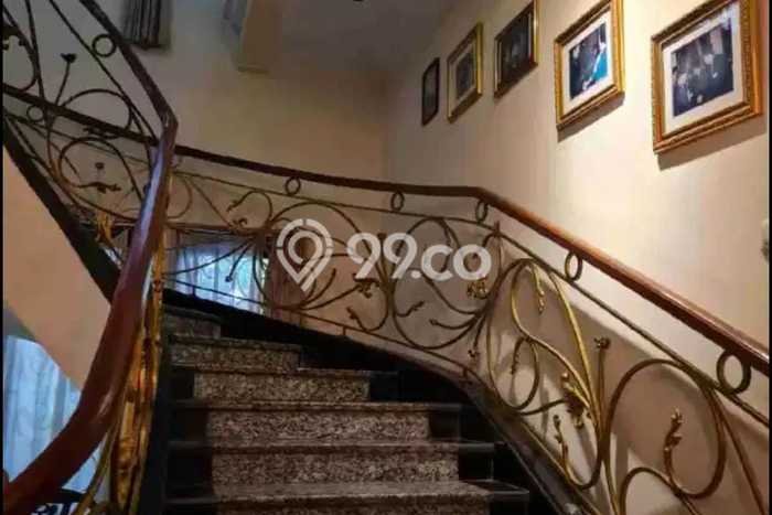Jarang Ada! Rumah Sewa 6 Kamar Bagus Siap Huni Rawamangun Jarang Ada! Rumah Sewa 6 Kamar Bagus Siap Huni Rawamangun
