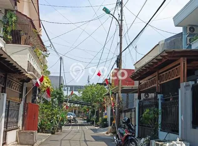 Disewakan! Rumah 3 Kamar Tidur &
3 Kamar Mandi di Kayu Putih, Jakarta Timur Disewakan! Rumah 3 Kamar Tidur &
3 Kamar Mandi di Kayu Putih, Jakarta Timur