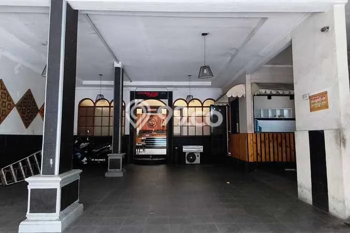 Rumah Mewah LB 320m2 Siap Pakai Desain Elegan di Surapati, Bandung Rumah Mewah LB 320m2 Siap Pakai Desain Elegan di Surapati, Bandung