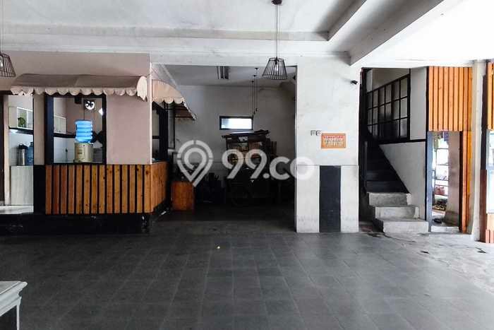 Rumah Mewah LB 320m2 Siap Pakai Desain Elegan di Surapati, Bandung Rumah Mewah LB 320m2 Siap Pakai Desain Elegan di Surapati, Bandung