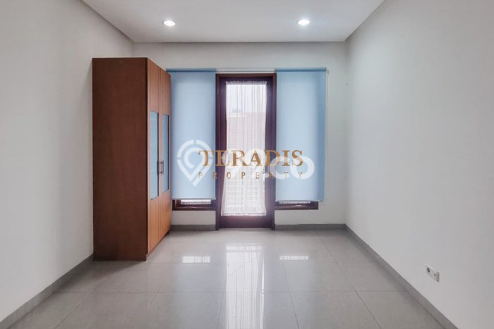 Disewakan Rumah Murah di Pondok Indah Jakarta Selatan dengan 3 Kamar Tidur Disewakan Rumah Murah di Pondok Indah Jakarta Selatan dengan 3 Kamar Tidur