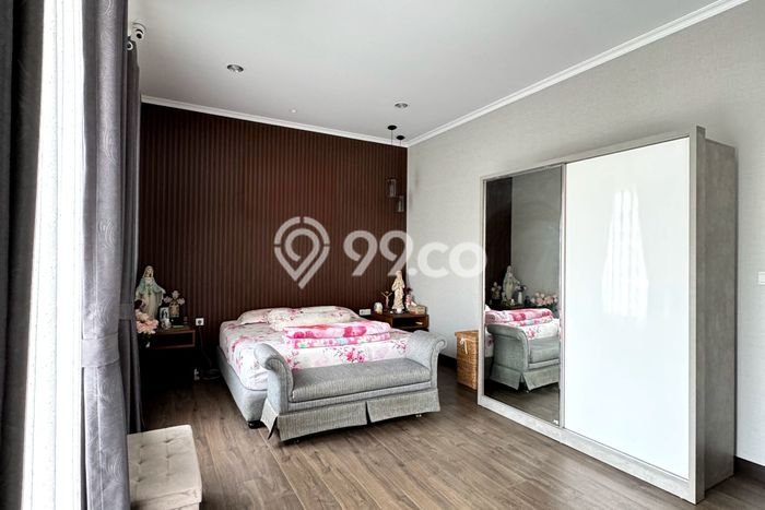 Hunian Mewah LB 192m2 Siap Huni Desain Elegan di Gading Serpong, Tangerang Hunian Mewah LB 192m2 Siap Huni Desain Elegan di Gading Serpong, Tangerang