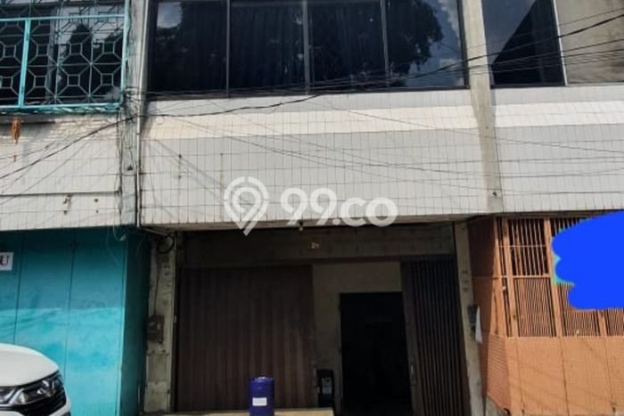 Ruko Dijual di Jakarta Barat LT 60m2 & LB 180m2 Lokasi Terbaik! Ruko Dijual di Jakarta Barat LT 60m2 & LB 180m2 Lokasi Terbaik!