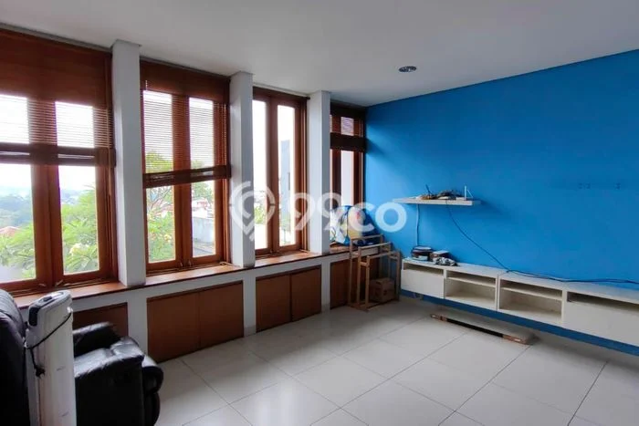 Rumah Elit Modern Tanpa Renovasi di Sayap Dago Bandung Rumah Elit Modern Tanpa Renovasi di Sayap Dago Bandung