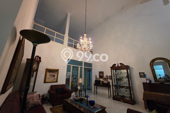 Hunian Mewah LB 340m2 Siap Pakai Desain Elegan di Jatiwaringin, Bekasi Hunian Mewah LB 340m2 Siap Pakai Desain Elegan di Jatiwaringin, Bekasi
