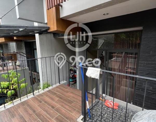 Rumah Elit LB 146m2 Siap Huni Desain Elegan di BSD City, Tangerang Rumah Elit LB 146m2 Siap Huni Desain Elegan di BSD City, Tangerang