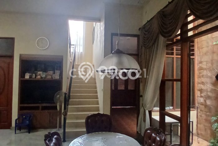 Dijual Rumah Luas Megah Dengan View Eksklusif di Pulomas, Jakarta Timur Dijual Rumah Luas Megah Dengan View Eksklusif di Pulomas, Jakarta Timur