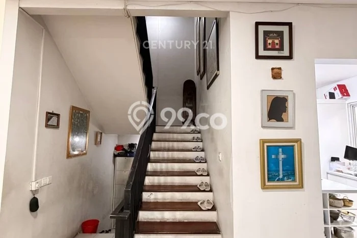 For Sale! Premium House LT 162m2 Desain Elegan di Pondok Indah For Sale! Premium House LT 162m2 Desain Elegan di Pondok Indah