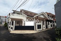 Rumah Cantik Siap Huni Di Duren Sawit Luas 250m2 Lokasi Strategis Rumah Cantik Siap Huni Di Duren Sawit Luas 250m2 Lokasi Strategis