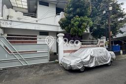HARGA SPESIAL! Rumah Minimalis di Tomang, Jakarta Barat, Luas 180m² Bangunan 300m² BISA KPR! HARGA SPESIAL! Rumah Minimalis di Tomang, Jakarta Barat, Luas 180m² Bangunan 300m² BISA KPR!