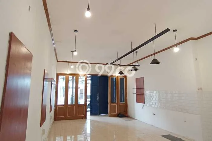 Ruko Disewa di Bandung dengan LB 125m2 Area Komersial Ramai Ruko Disewa di Bandung dengan LB 125m2 Area Komersial Ramai