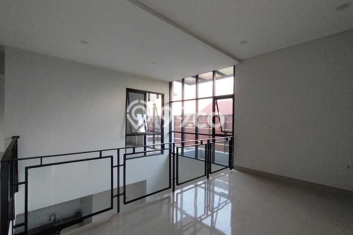 Dijual Hunian Rumah Terawat 4 Kamar di Taman Holis Indah, Bandung Dijual Hunian Rumah Terawat 4 Kamar di Taman Holis Indah, Bandung