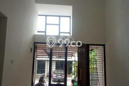 SIAP HUNI! Rumah Strategis di Graha Raya, Luas 94m2m² Bangunan 90m2m² SIAP HUNI! Rumah Strategis di Graha Raya, Luas 94m2m² Bangunan 90m2m²