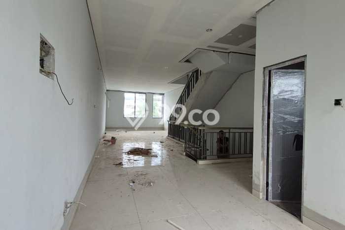 Disewakan Ruko di Kawasan Ramai Gading Serpong Luas 276m2 Disewakan Ruko di Kawasan Ramai Gading Serpong Luas 276m2