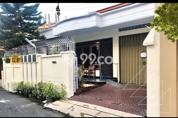 Hunian Mewah Dijual LT 206m2 di Semarang Tengah, Semarang Hunian Mewah Dijual LT 206m2 di Semarang Tengah, Semarang