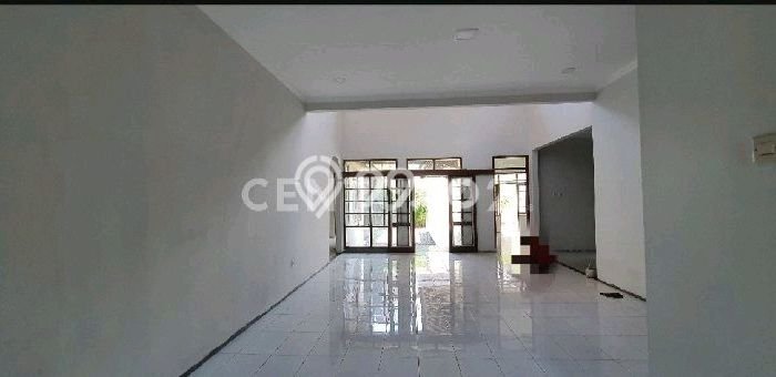 Rumah Elit Modern Siap Huni di Taman Holis Indah Bandung Rumah Elit Modern Siap Huni di Taman Holis Indah Bandung