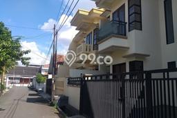 Rumah Elit Modern Siap Huni di Rawamangun Jakarta Timur Rumah Elit Modern Siap Huni di Rawamangun Jakarta Timur