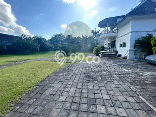 EXCLUSIVE OFFER! Rumah di Kuta, 3 KT, Area Premium, Luas 1100m2m² Bangunan 100m2m² EXCLUSIVE OFFER! Rumah di Kuta, 3 KT, Area Premium, Luas 1100m2m² Bangunan 100m2m²