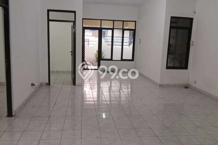 Rumah sewa siap pakai 5 KT di Duri Kosambi, Jakarta Barat Rumah sewa siap pakai 5 KT di Duri Kosambi, Jakarta Barat