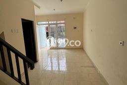 Sewa Rumah Harga Terjangkau di Taman Surya Jakarta Barat dengan 2 Kamar Tidur Sewa Rumah Harga Terjangkau di Taman Surya Jakarta Barat dengan 2 Kamar Tidur