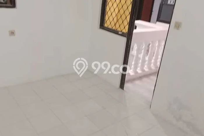 Rumah sewa siap pakai 5 KT di Duri Kosambi, Jakarta Barat Rumah sewa siap pakai 5 KT di Duri Kosambi, Jakarta Barat