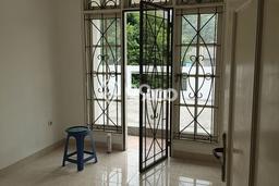 Rumah Modern 4 Kamar LT 165m2 di Kota Wisata Rumah Modern 4 Kamar LT 165m2 di Kota Wisata