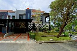 Disewakan! Rumah 4 Kamar Tidur &
3 Kamar Mandi di Batam Centre, Batam Disewakan! Rumah 4 Kamar Tidur &
3 Kamar Mandi di Batam Centre, Batam
