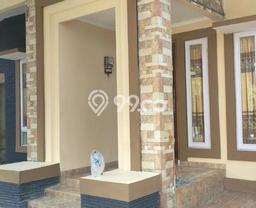 Rumah Luas Tanah 135m² di Graha Raya, Tangerang - Lokasi Strategis Rumah Luas Tanah 135m² di Graha Raya, Tangerang - Lokasi Strategis