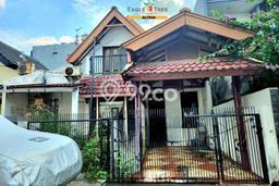 For Sale Hunian Rumah Nyaman 3 Kamar di Bintaro, Tangerang Selatan For Sale Hunian Rumah Nyaman 3 Kamar di Bintaro, Tangerang Selatan