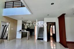 Rumah Asri di BSD City, Tangerang, LT 247m² Bangunan 220m² Rumah Asri di BSD City, Tangerang, LT 247m² Bangunan 220m²