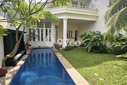 Sewa Rumah Nyaman LT 600m2 / LB 800m2 di Kemang, Jakarta Selatan Sewa Rumah Nyaman LT 600m2 / LB 800m2 di Kemang, Jakarta Selatan