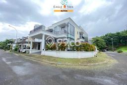 Ready to Use! Luxury House LT 205m2 Desain Modern di BSD Ready to Use! Luxury House LT 205m2 Desain Modern di BSD