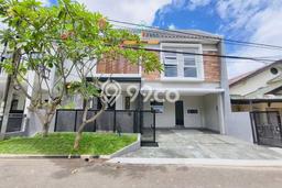 Rumah Mewah LB 200m2 Siap Huni Desain Elegan di Bintaro, Tangerang Selatan Rumah Mewah LB 200m2 Siap Huni Desain Elegan di Bintaro, Tangerang Selatan