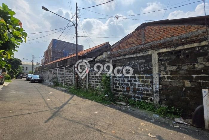 Tanah Dijual Lokasi Strategis di Jakarta Selatan dengan Luas 1186m2 Tanah Dijual Lokasi Strategis di Jakarta Selatan dengan Luas 1186m2