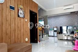 Jual Rumah di BSD Graha Raya, Tangerang, Banten 2 Lantai SHM Jual Rumah di BSD Graha Raya, Tangerang, Banten 2 Lantai SHM