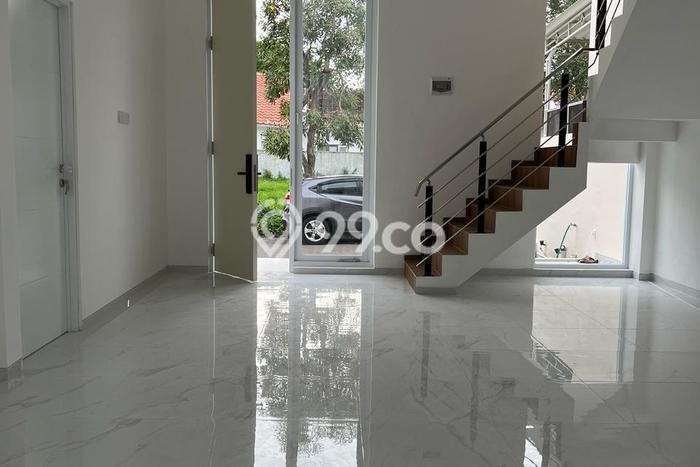 Rumah Modern 3 KT di Citraland Surabaya Unfurnished Rumah Modern 3 KT di Citraland Surabaya Unfurnished
