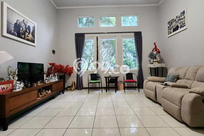 Ruko Dijual di Bandung LT 102m2 & LB 250m2 Lokasi Terbaik! Ruko Dijual di Bandung LT 102m2 & LB 250m2 Lokasi Terbaik!