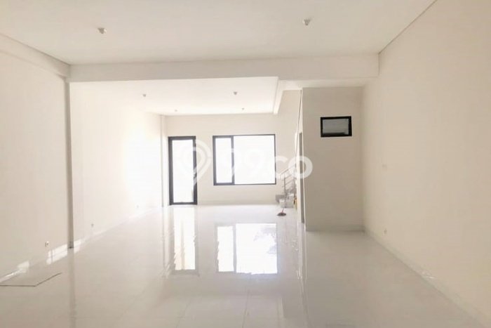Ruko Dijual di Bandung LT 191m2 & LB 194m2 Lokasi Terbaik! Ruko Dijual di Bandung LT 191m2 & LB 194m2 Lokasi Terbaik!