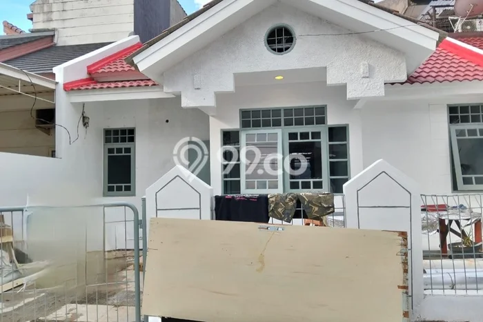 Disewakan Rumah Murah di BSD Nusaloka Tangerang Punya 2 KT Disewakan Rumah Murah di BSD Nusaloka Tangerang Punya 2 KT