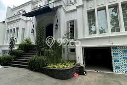 Hunian Mewah Dijual LT 824m2 di Menteng, Jakarta Pusat Hunian Mewah Dijual LT 824m2 di Menteng, Jakarta Pusat