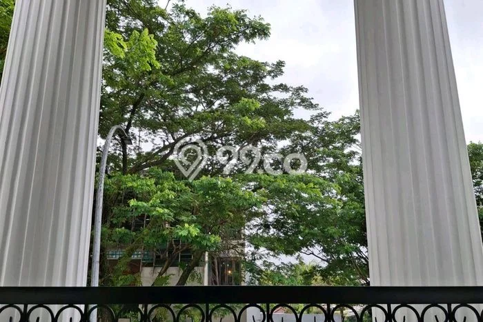 Rumah Mewah LB 290m2 Siap Huni Desain Elegan di Citra Grand, Jakarta Timur Rumah Mewah LB 290m2 Siap Huni Desain Elegan di Citra Grand, Jakarta Timur