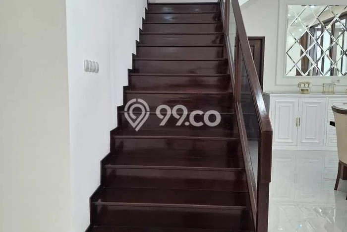 Rumah Mewah LB 290m2 Siap Huni Desain Elegan di Citra Grand, Jakarta Timur Rumah Mewah LB 290m2 Siap Huni Desain Elegan di Citra Grand, Jakarta Timur