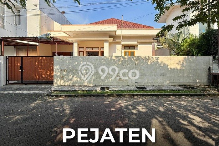 Rumah Elit Modern Tanpa Renovasi di Pejaten Jakarta Selatan Rumah Elit Modern Tanpa Renovasi di Pejaten Jakarta Selatan