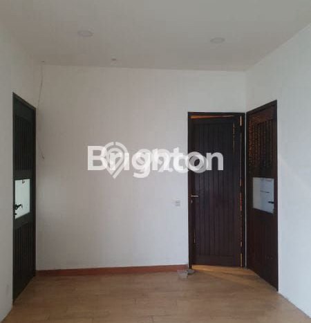 For Sale! Luxury House LT 150m2 Desain Elegan di Tomang For Sale! Luxury House LT 150m2 Desain Elegan di Tomang