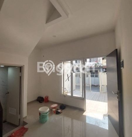 Dijual Rumah Eksklusif 3 KT di Tanjung Duren, Jakarta Barat Dijual Rumah Eksklusif 3 KT di Tanjung Duren, Jakarta Barat
