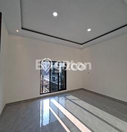 Rumah Elit Modern Tanpa Renovasi di Tanjung Duren Jakarta Barat Rumah Elit Modern Tanpa Renovasi di Tanjung Duren Jakarta Barat
