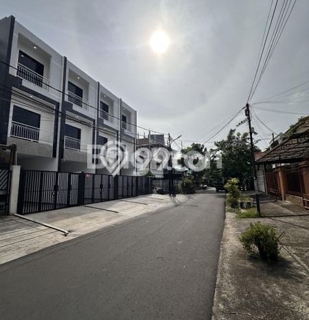 Ready to Use! Premium House LT 67m2 Desain Elegan di Tanjung Duren Ready to Use! Premium House LT 67m2 Desain Elegan di Tanjung Duren