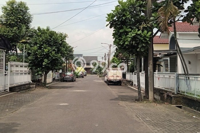Rumah Elit Modern Siap Huni di mekar wangi Bandung Rumah Elit Modern Siap Huni di mekar wangi Bandung