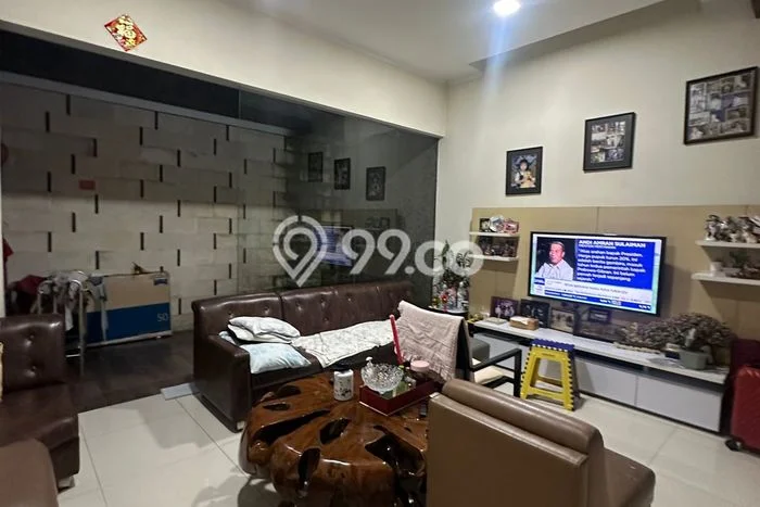 DIJUAL CEPAT! Rumah Siap Huni Area Strategis Taman Holis Indah, Luas 162m2m² LB 218m2m² DIJUAL CEPAT! Rumah Siap Huni Area Strategis Taman Holis Indah, Luas 162m2m² LB 218m2m²