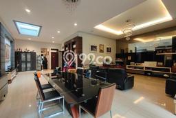 Rumah Lokasi Strategis di , Bandung, Luas 692m2m² LB 450m2m² Rumah Lokasi Strategis di , Bandung, Luas 692m2m² LB 450m2m²